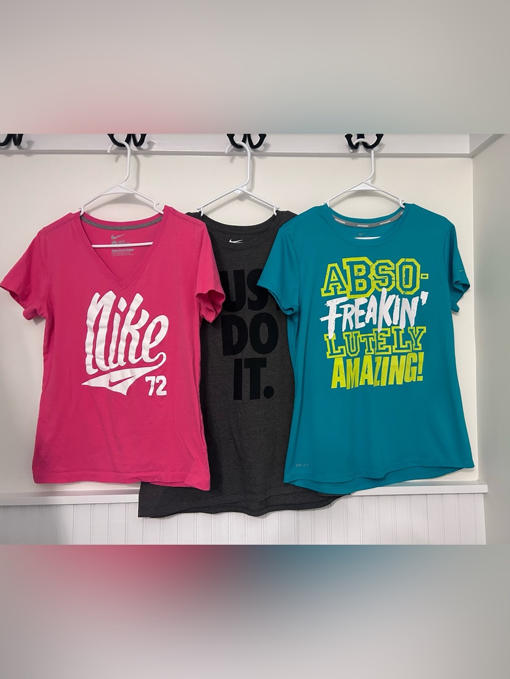 3 Women’s Large Nike Shirts Excellent Condition